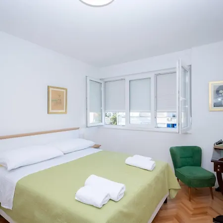 Apartman Billie With Balcony Split